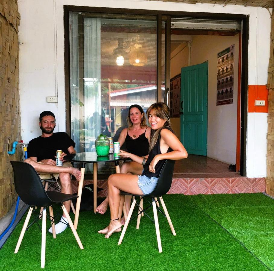 Bamboo Hostel Тхакхэк Экстерьер фото