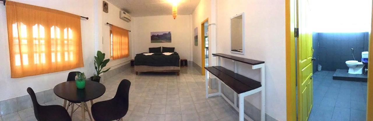 Bamboo Hostel Тхакхэк Экстерьер фото