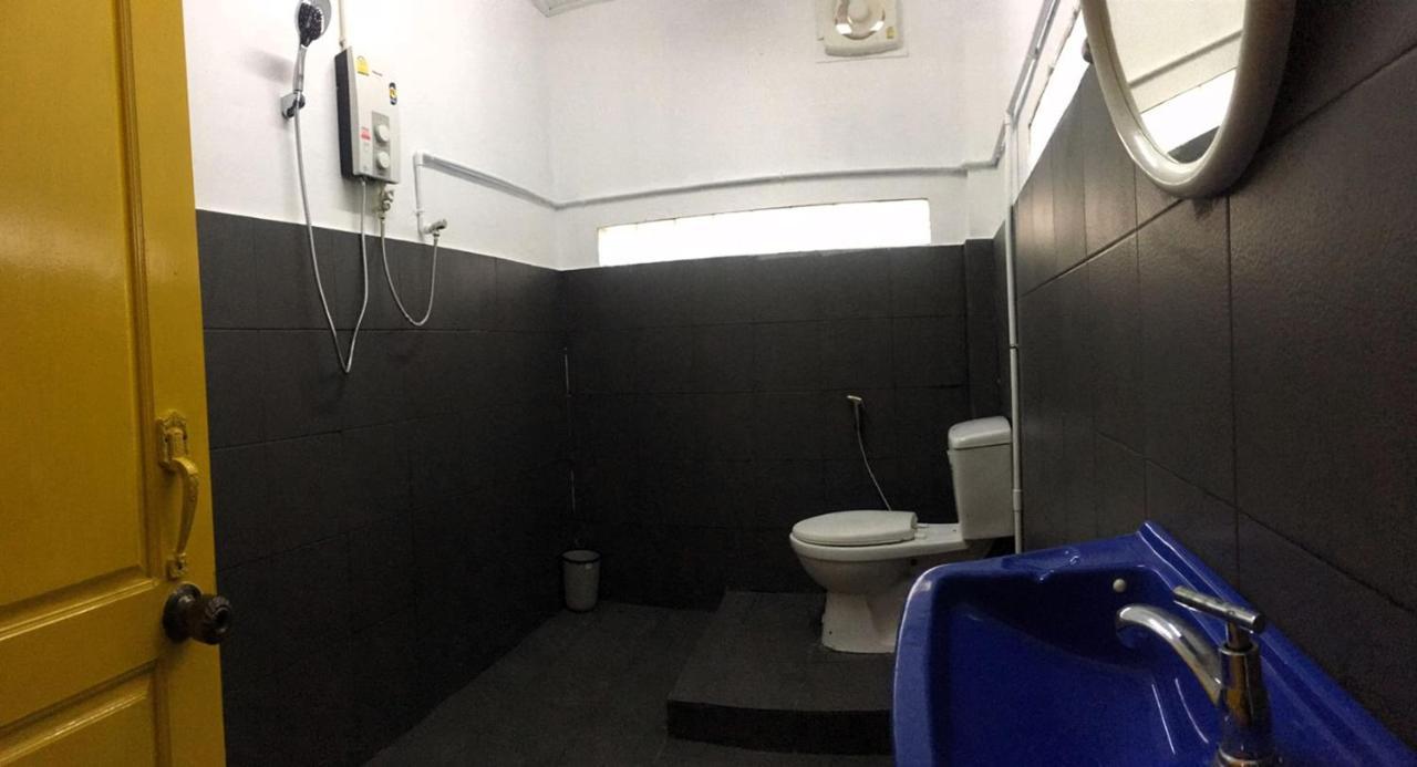 Bamboo Hostel Тхакхэк Экстерьер фото